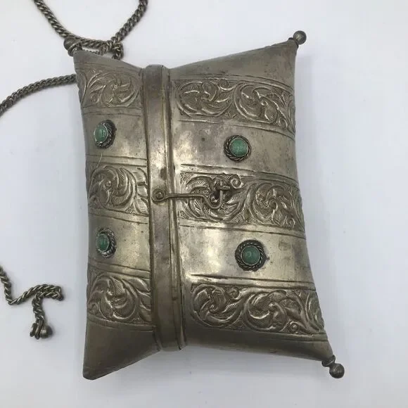 Silverplate Metal Purse‎ Pillow Clutch with cabouchons. 32 Chain